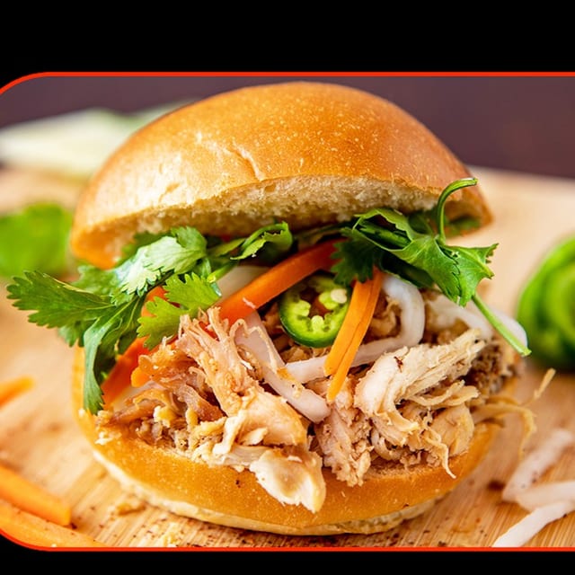 B26. BURGER SHREDDED CHICKEN / BURGER GA XE.